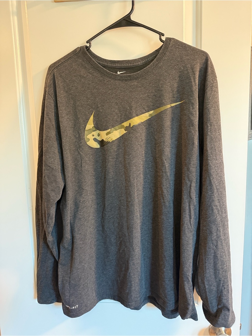 🥳 5 for $25 BUNDLE Nike Long-Sleeve Grey Tee with Camo Swoosh